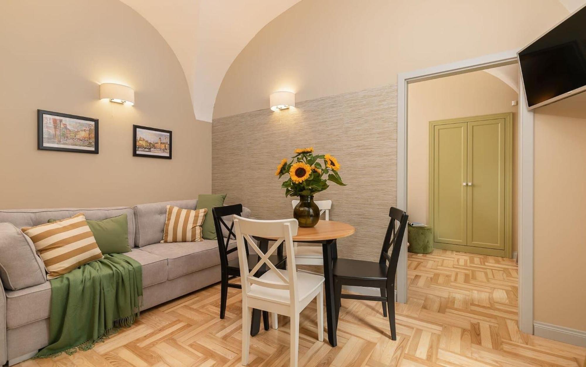 Rent Like Home - Krakowskie Przedmiescie 12 Varsóvia Exterior foto